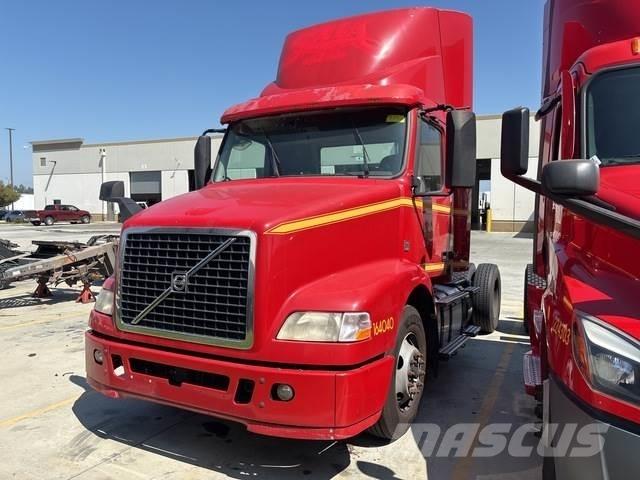 Volvo VNM42T Trækkere