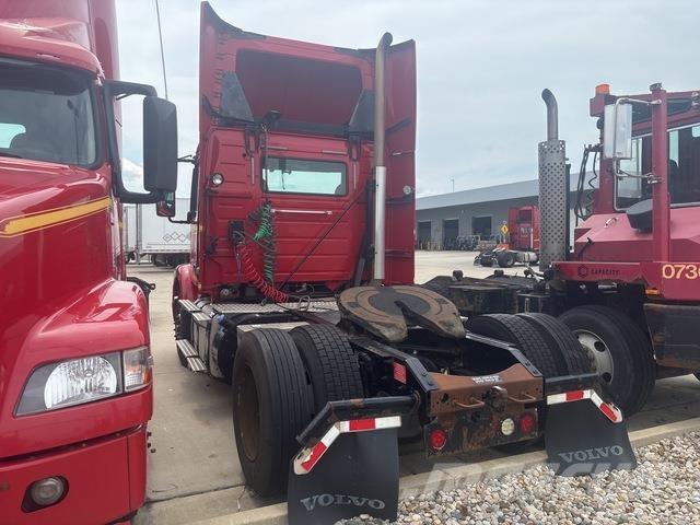 Volvo VNM42T Trækkere