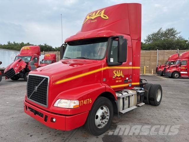 Volvo VNM42T Trækkere