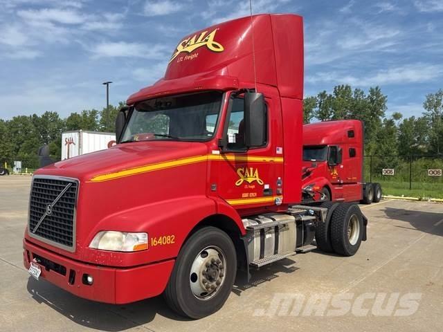 Volvo VNM42T Trækkere