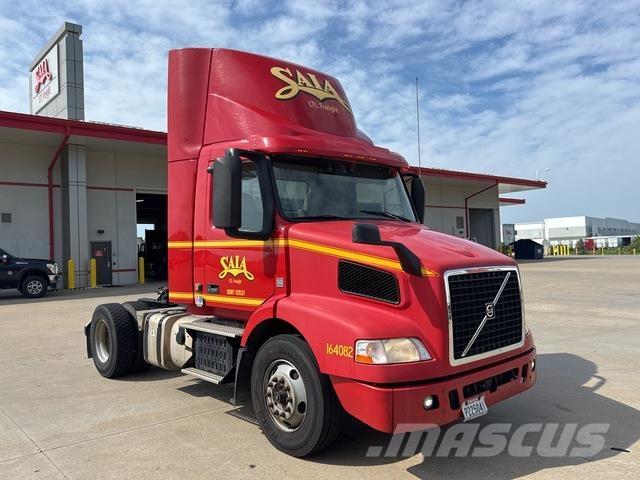 Volvo VNM42T Trækkere