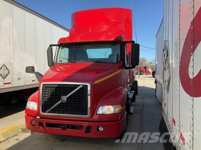 Volvo VNM42T Trækkere