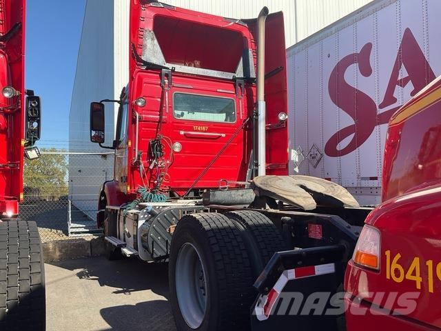 Volvo VNM42T Trækkere