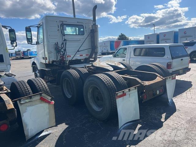 Volvo VNM64T Trækkere