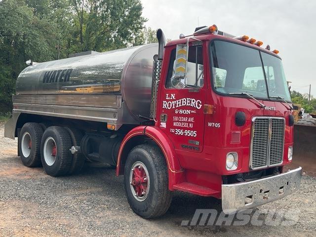 White  Tankvogne - vand