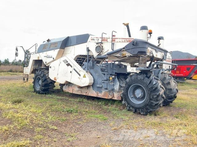 Wirtgen WR240 Jordvibrationstromler