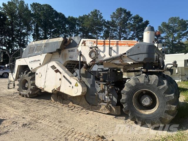 Wirtgen WR240i Jordvibrationstromler