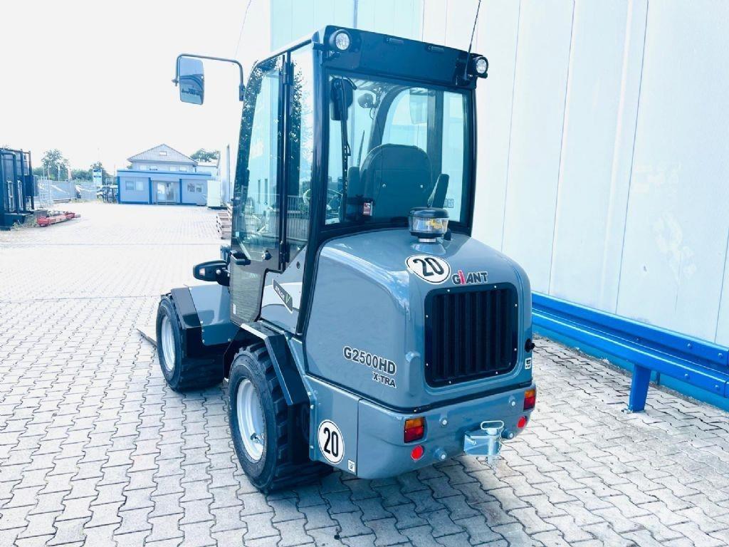 GiANT G2500 X-TRA HD Læssemaskiner på hjul