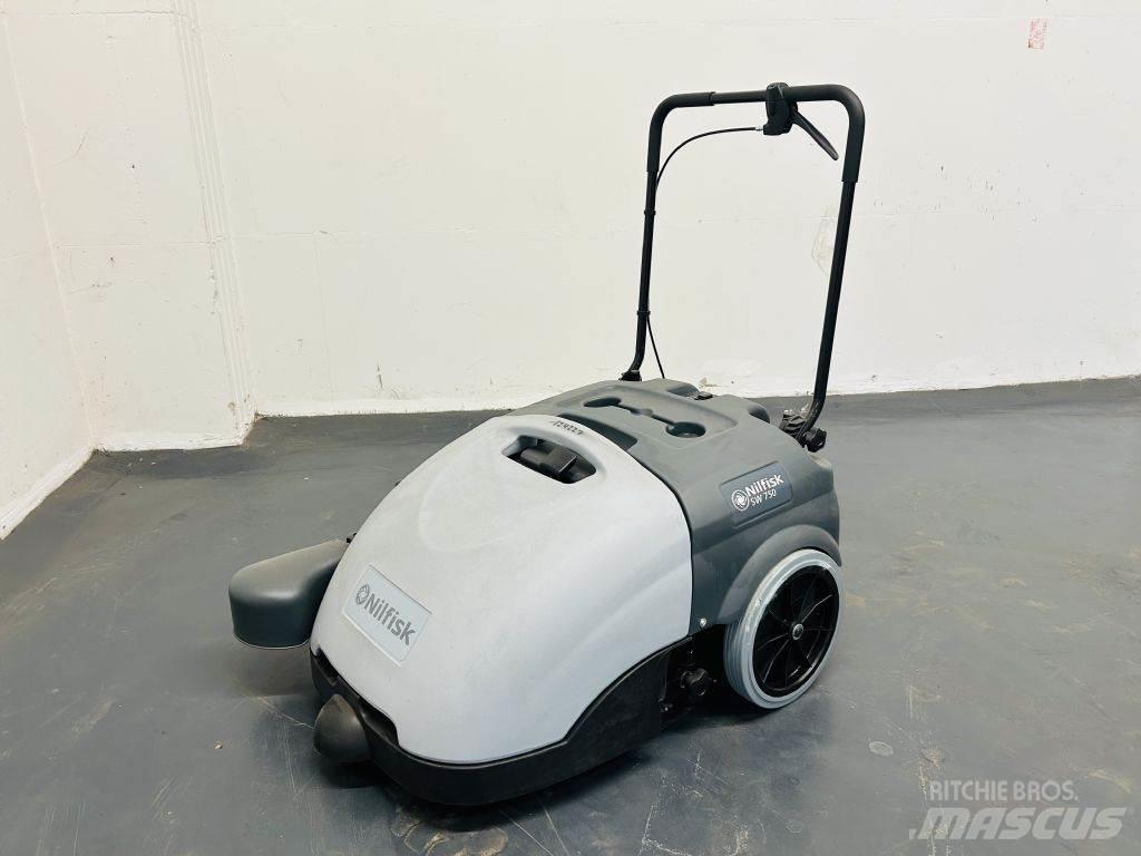 Nilfisk SW750 Fejemaskiner