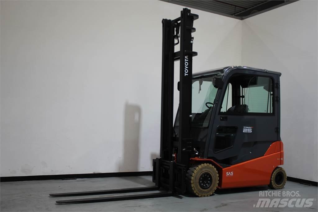 Toyota 8FBMT25 El gaffeltrucks