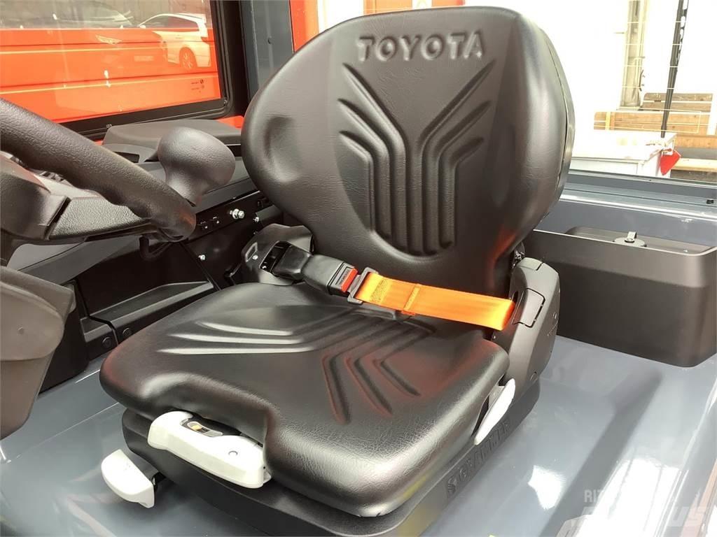 Toyota 9FBMK30T El gaffeltrucks