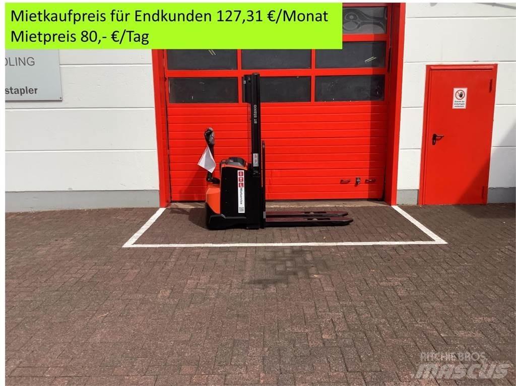 Toyota SWE120 Gaffelstabler med gående fører