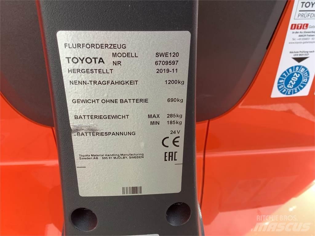 Toyota SWE120 Gaffelstabler med gående fører