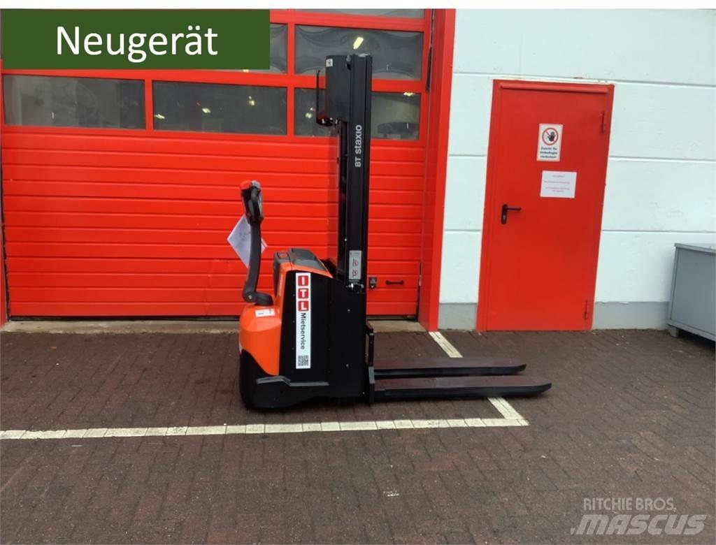 Toyota SWE120L Gaffelstabler med gående fører