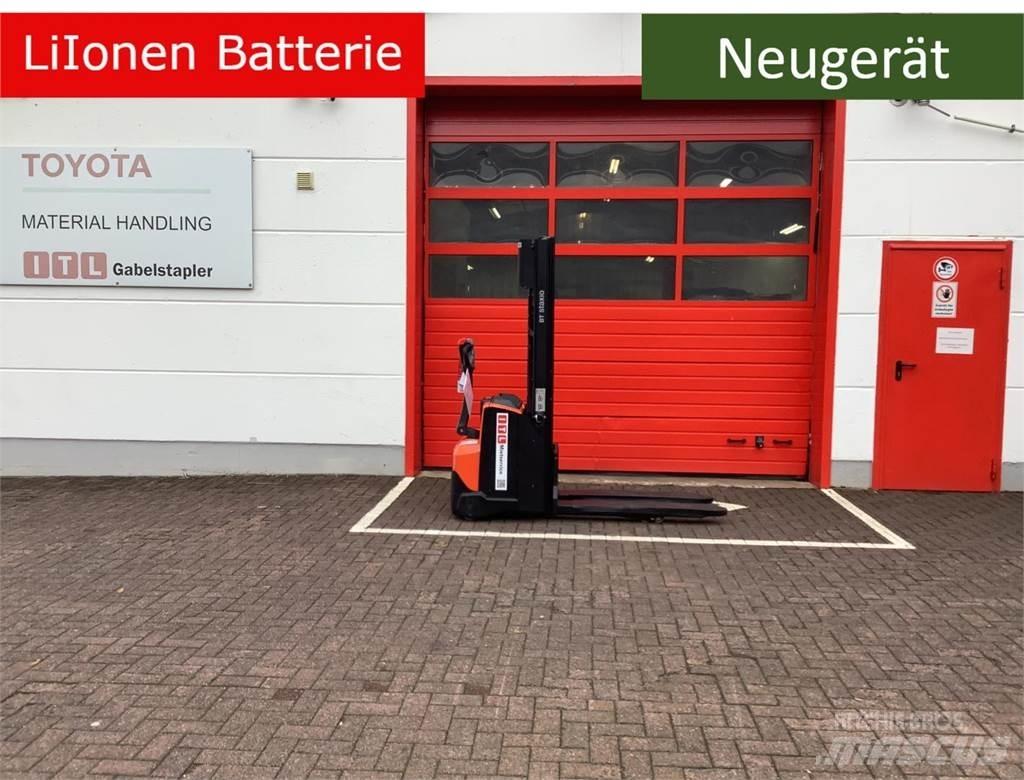 Toyota SWE120L Gaffelstabler med gående fører