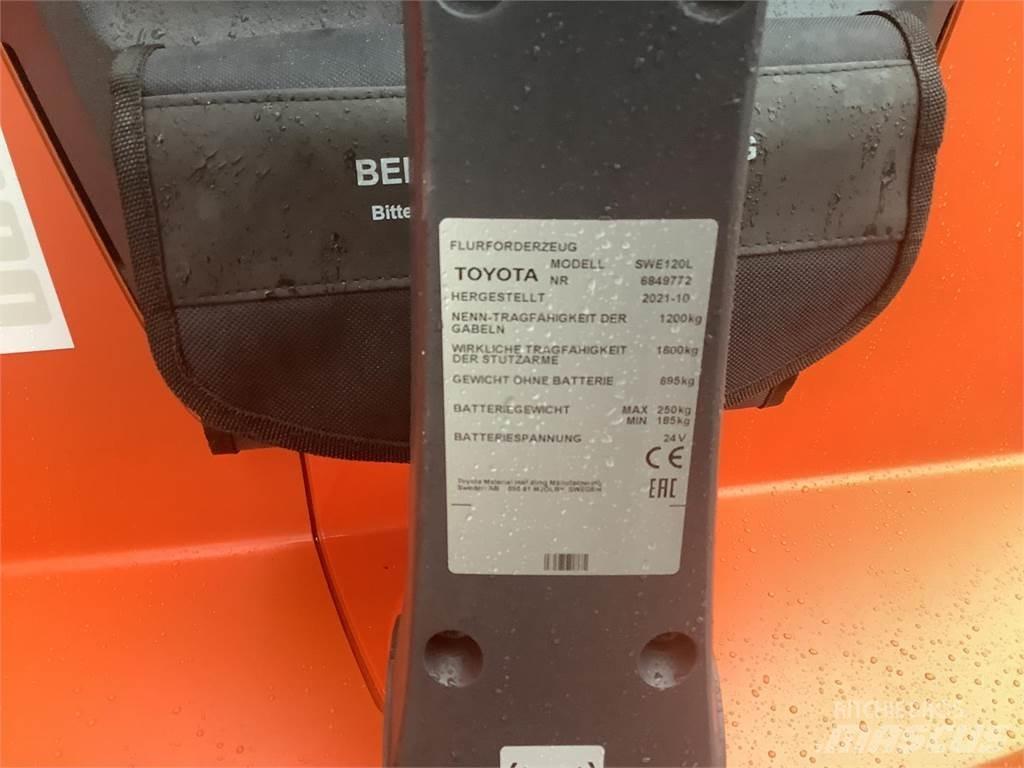 Toyota SWE120L Gaffelstabler med gående fører