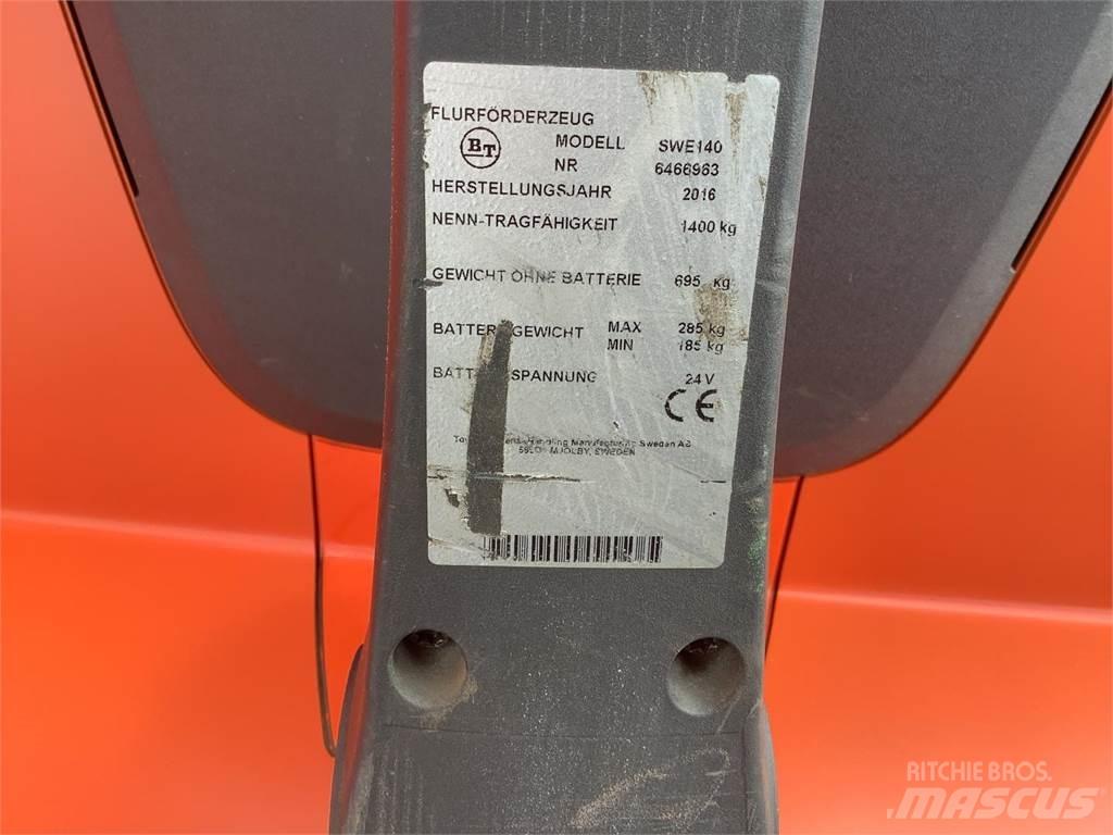 Toyota SWE140 Gaffelstabler med gående fører