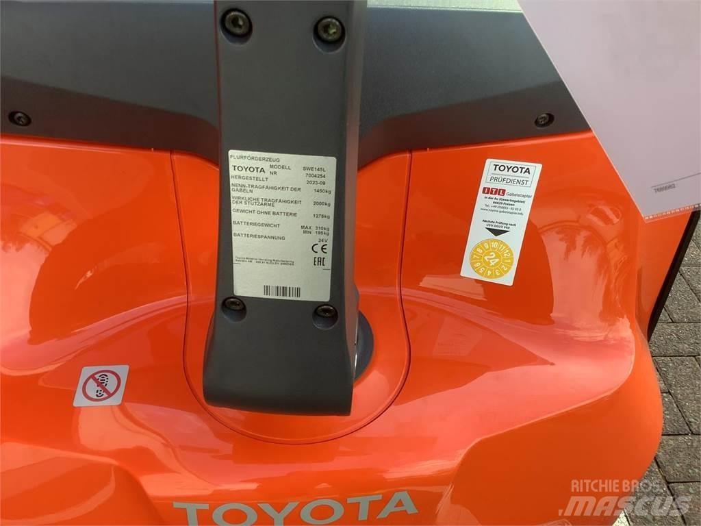 Toyota SWE145L Gaffelstabler med gående fører