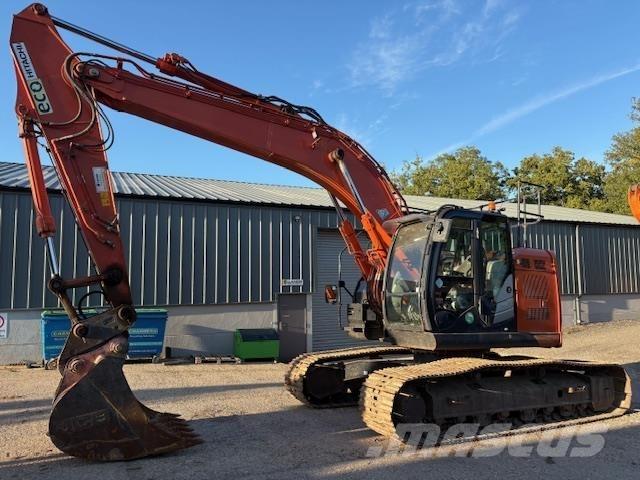 Hitachi ZX225 US-6 Gravemaskiner på larvebånd