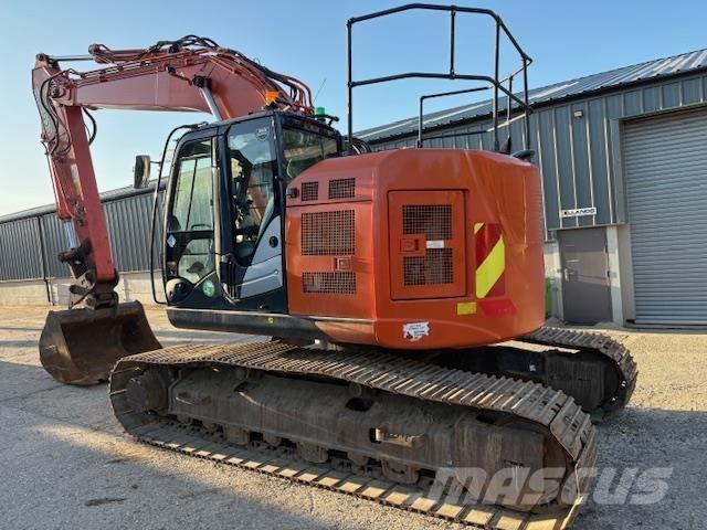 Hitachi ZX225 US-6 Gravemaskiner på larvebånd