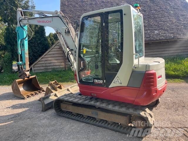 Takeuchi TB250 Midi-gravemaskiner 7t - 12t