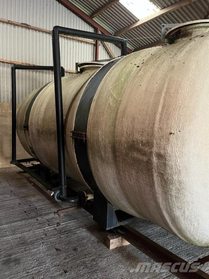  15.000 L vandtank Tragtbeholdere, blæsere og elevatorer
