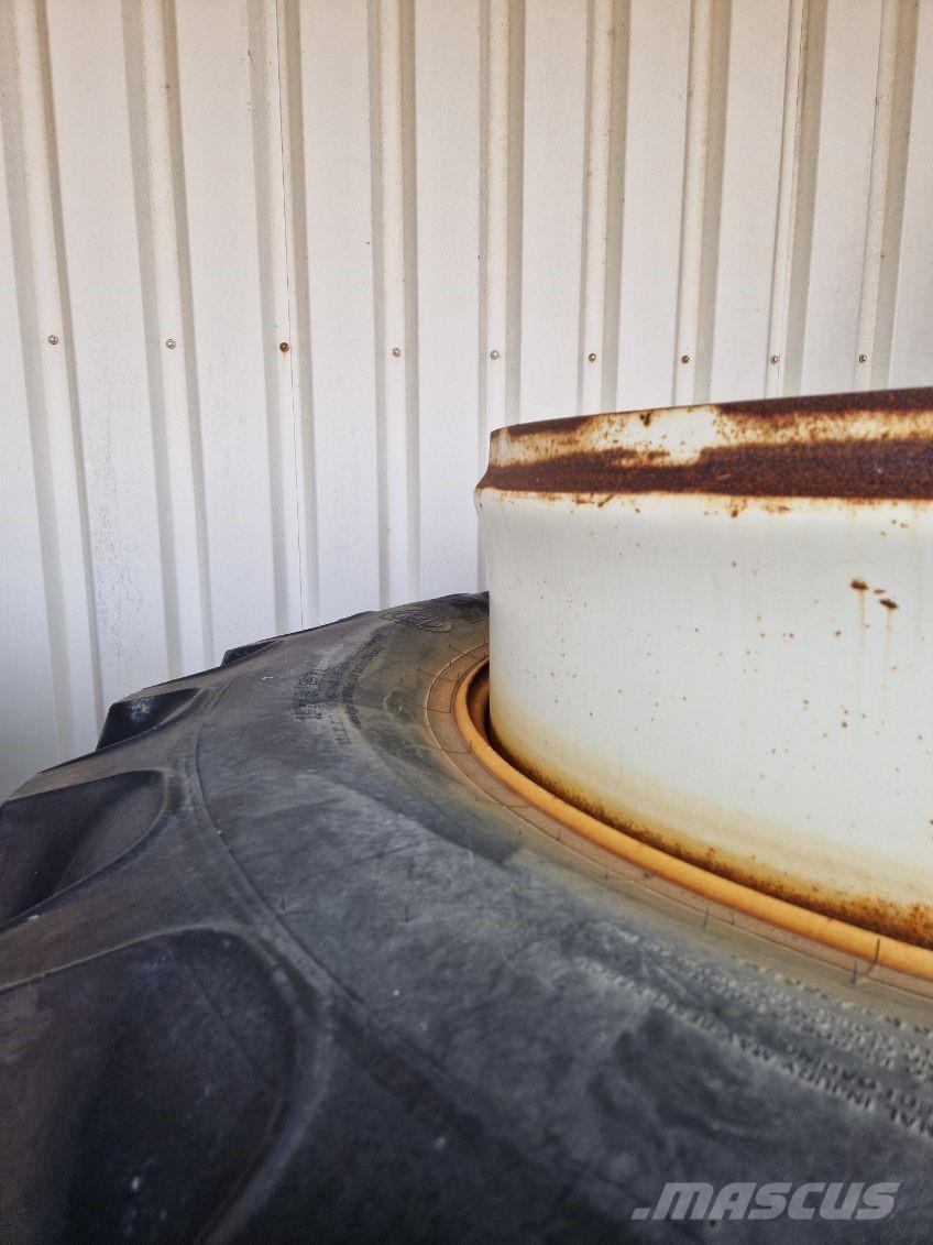 BKT 520/85R42 Hjul, Dæk og Fælge