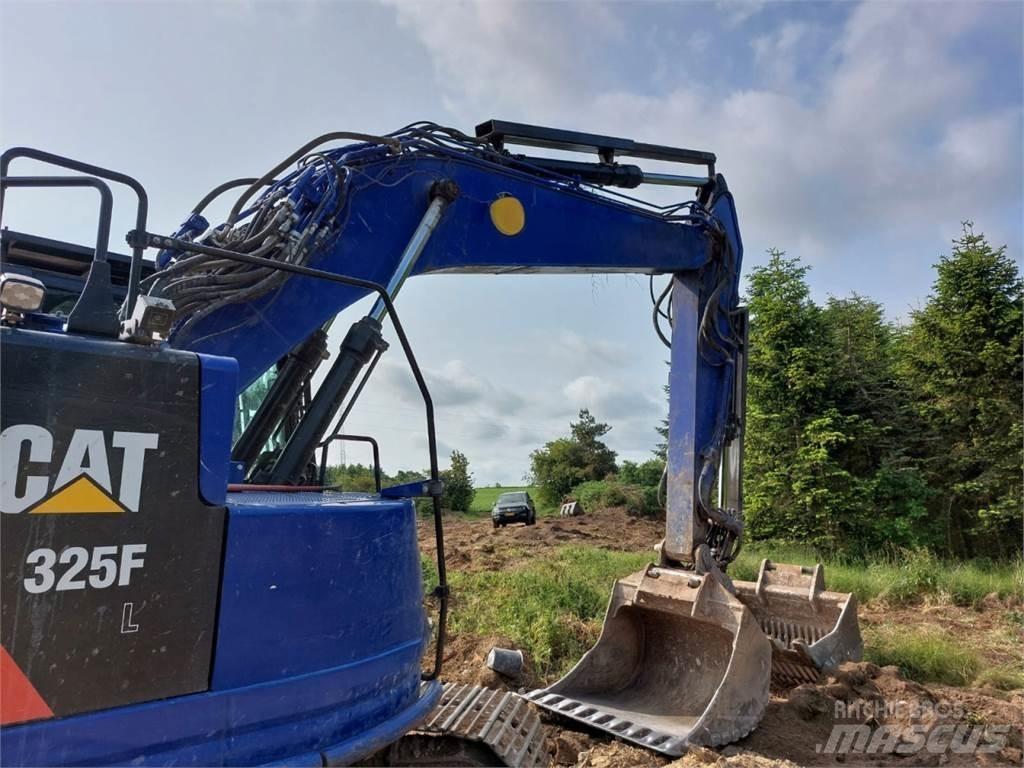 CAT 325F Gravemaskiner på larvebånd