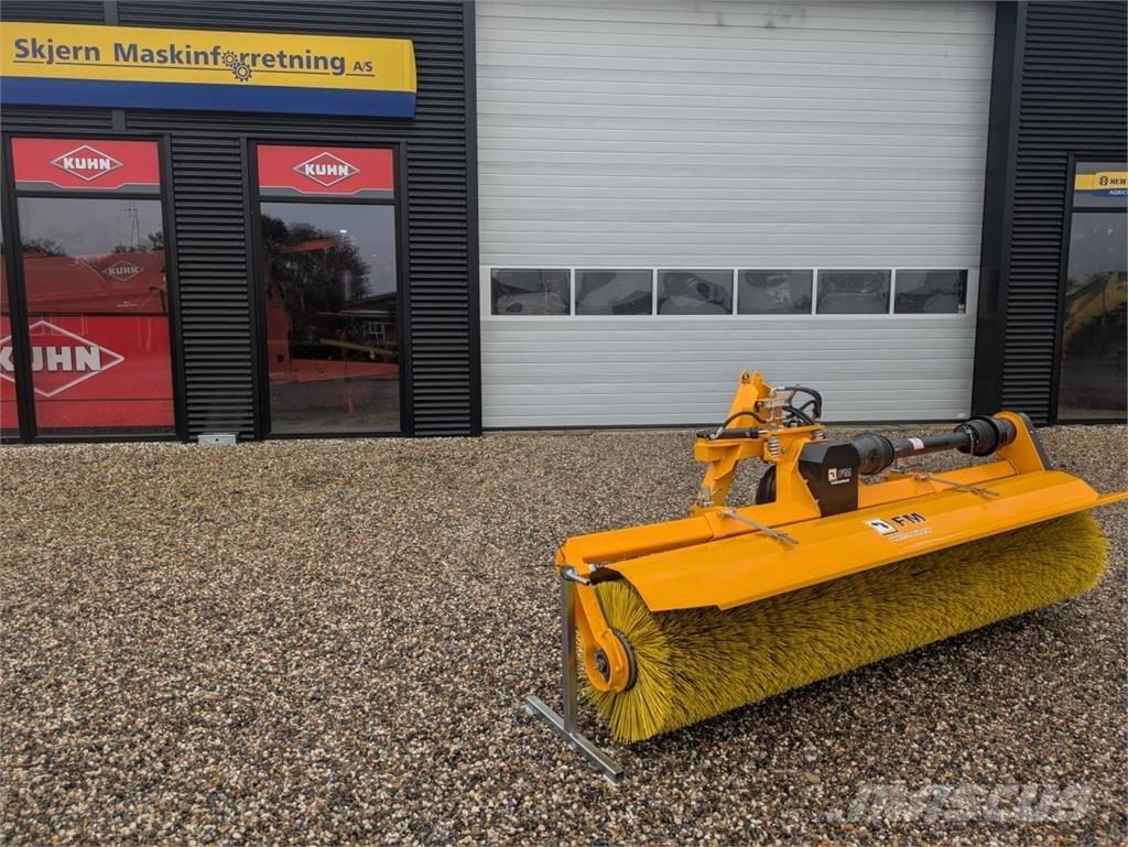 FM MF 275 Børster