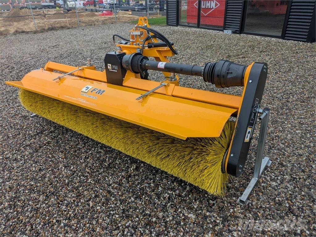 FM MF 275 Børster