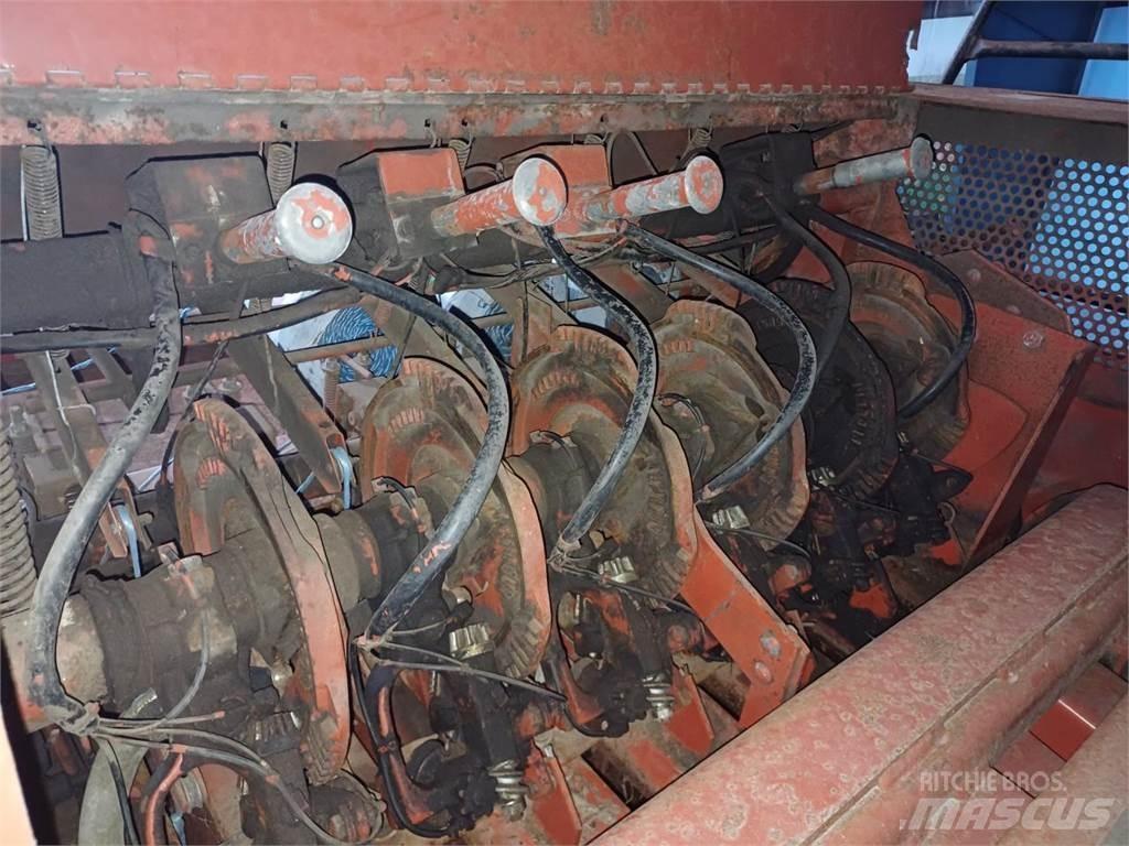 Hesston 4900 Pressere til firkantede baller