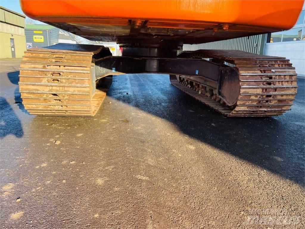 Hitachi ZX210-6 Gravemaskiner på larvebånd