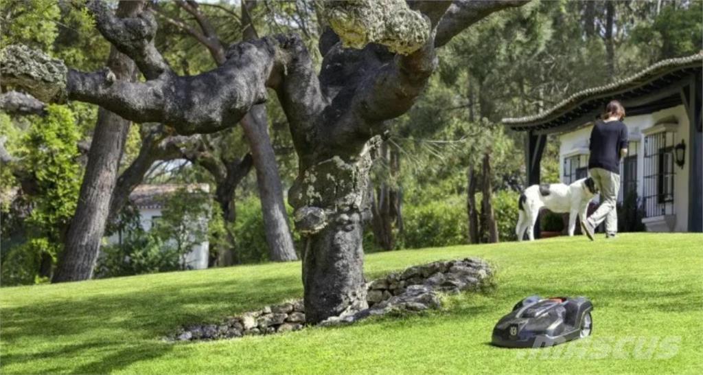 Husqvarna AM420 Græsslåmaskiner