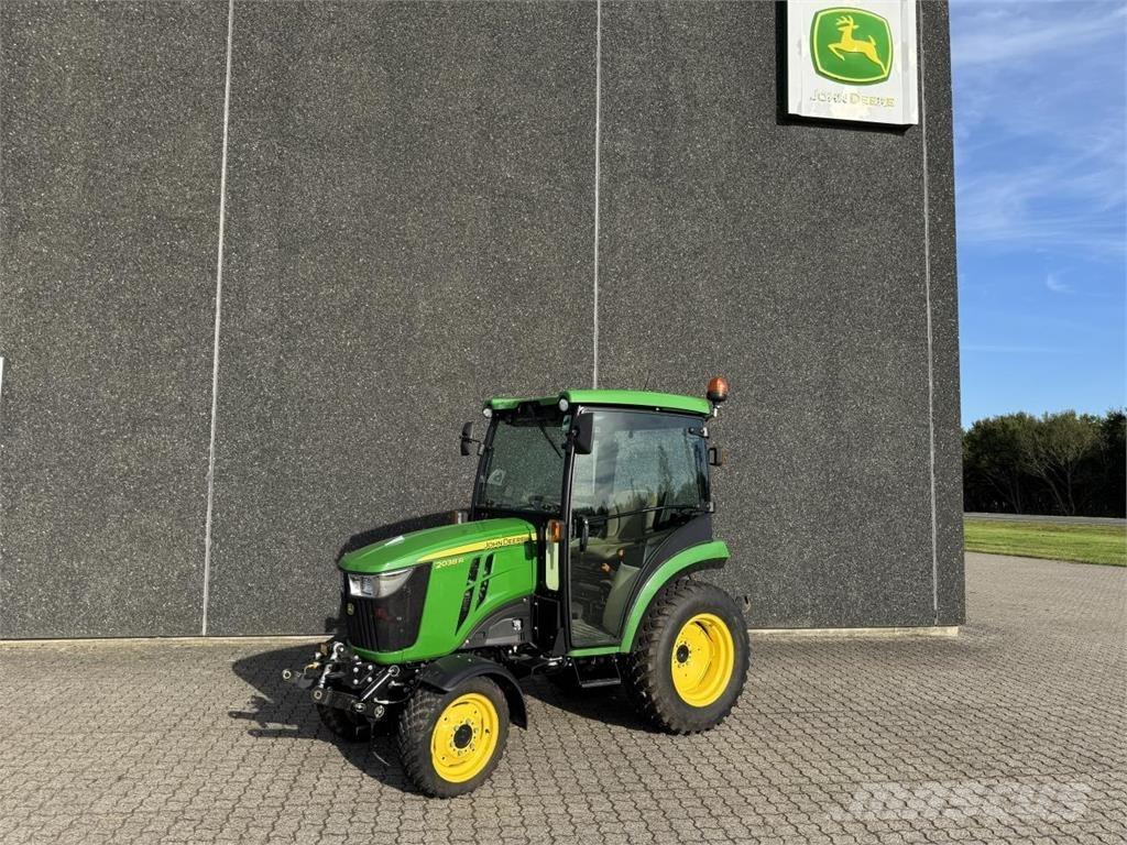 John Deere 2038R Kompakte traktorer