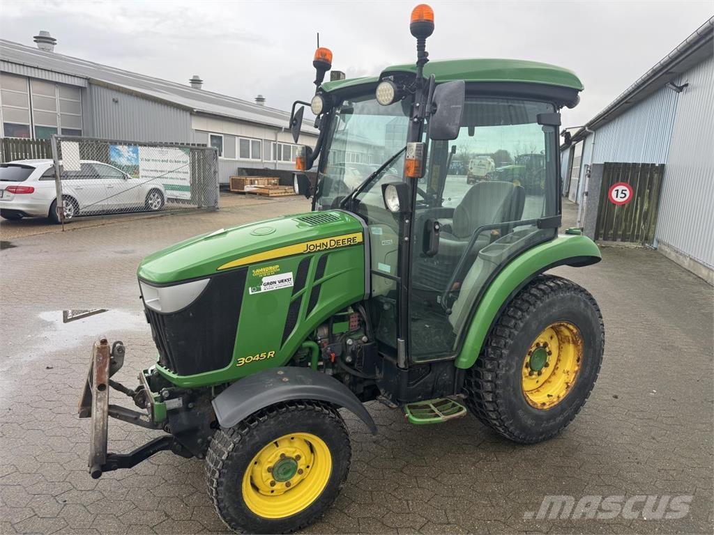 John Deere 3045R Kompakte traktorer