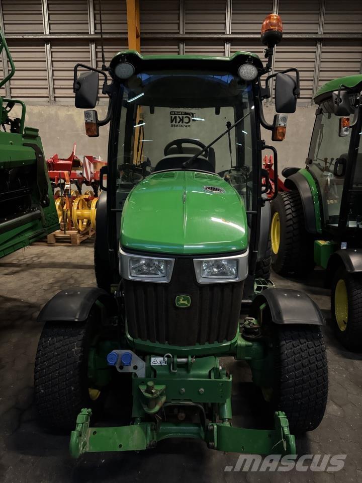 John Deere 3046R Kompakte traktorer
