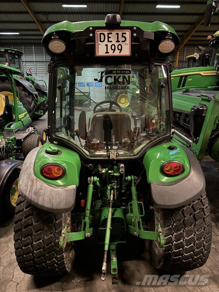 John Deere 3046R Kompakte traktorer