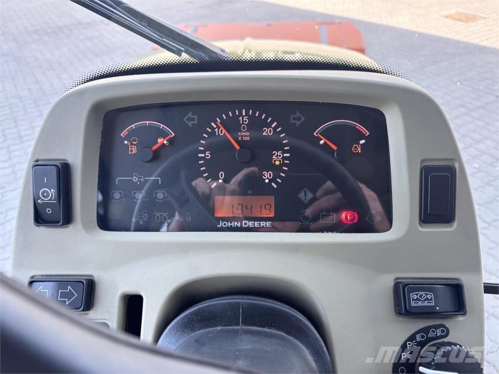 John Deere 3720 Kompakte traktorer