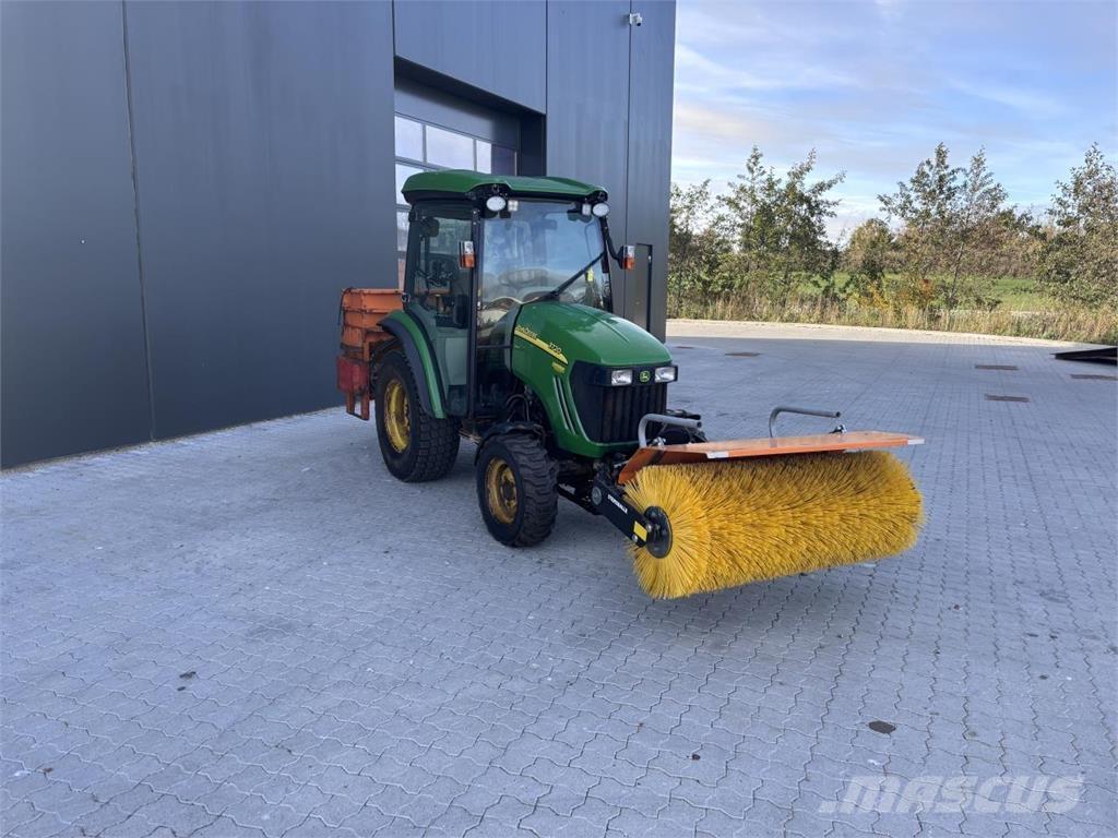 John Deere 3720 Kompakte traktorer