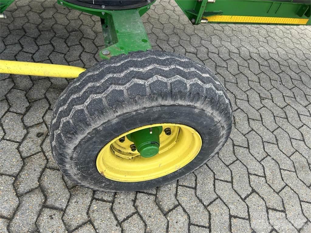 John Deere 640D Hoveder til mejetærskere