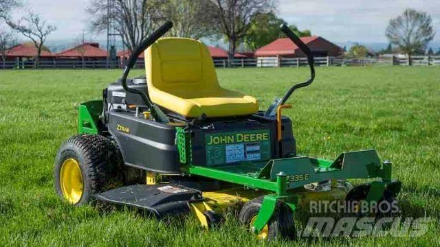 John Deere Z315E Kompakte traktorer