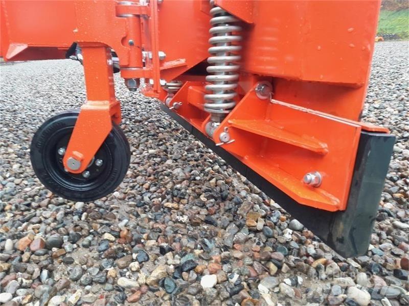  - - -  BOXER AGRI Sneskovle og -plove