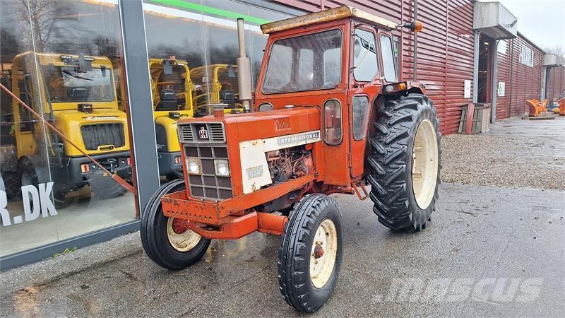 Case IH 824 Traktorer