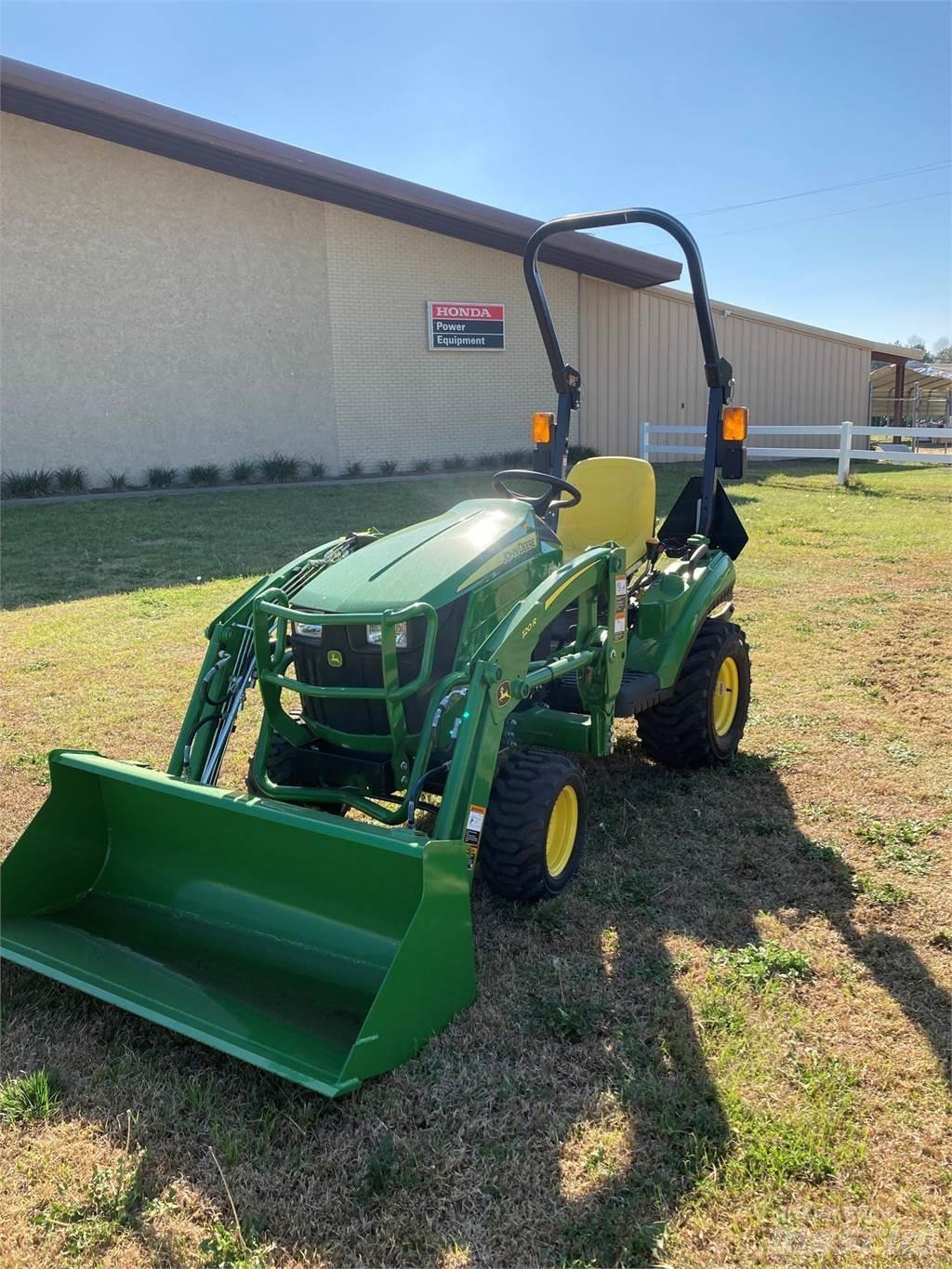 John Deere 1023E Kompakte traktorer