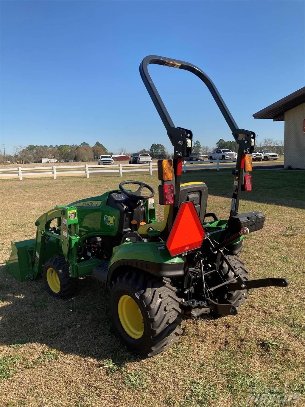 John Deere 1023E Kompakte traktorer