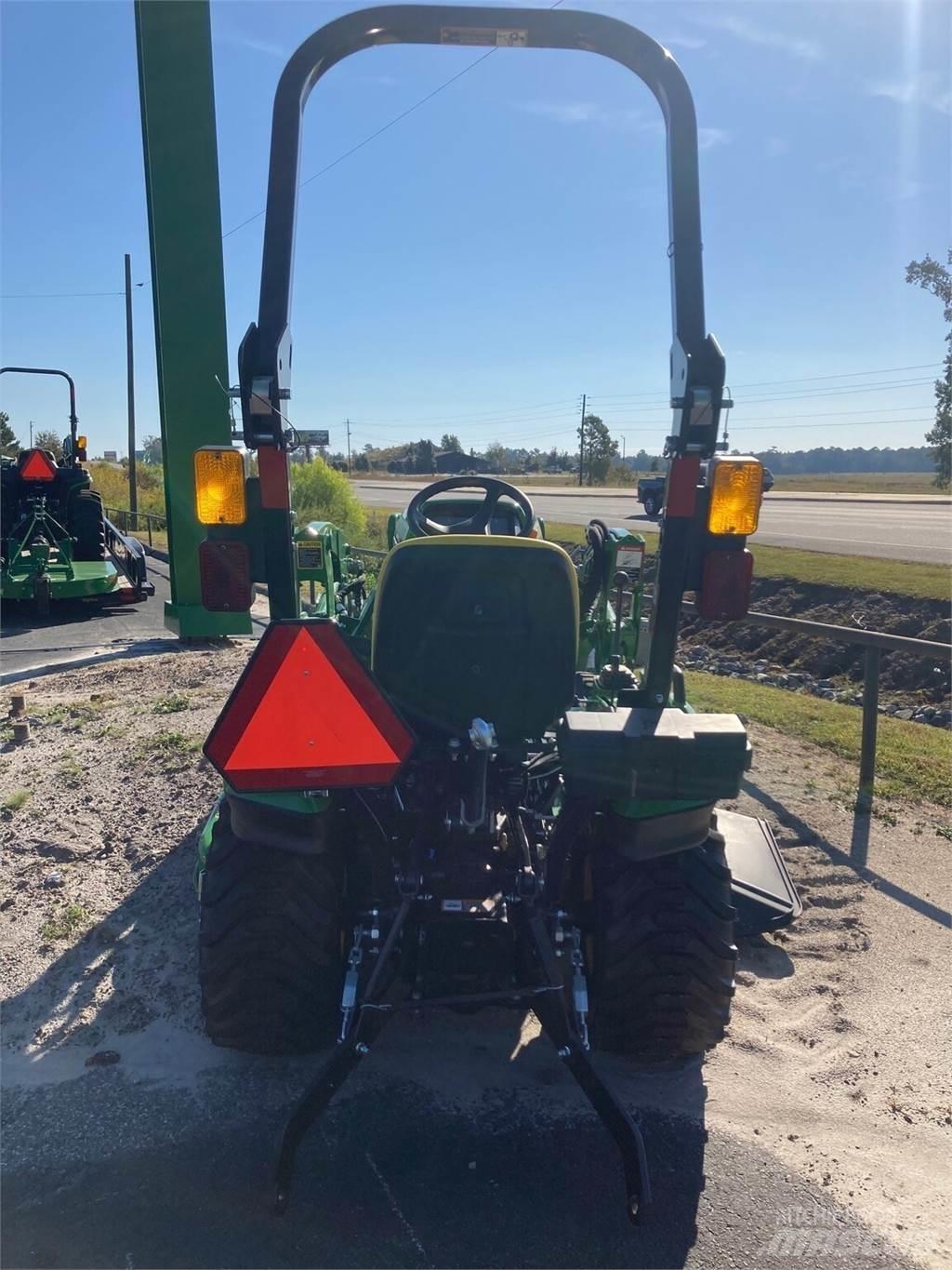 John Deere 1023E Kompakte traktorer