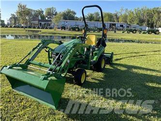 John Deere 1023E Kompakte traktorer