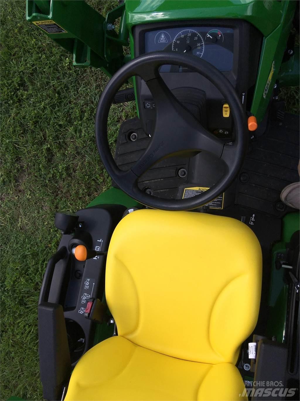 John Deere 1025R Kompakte traktorer