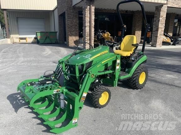 John Deere 1025R Kompakte traktorer