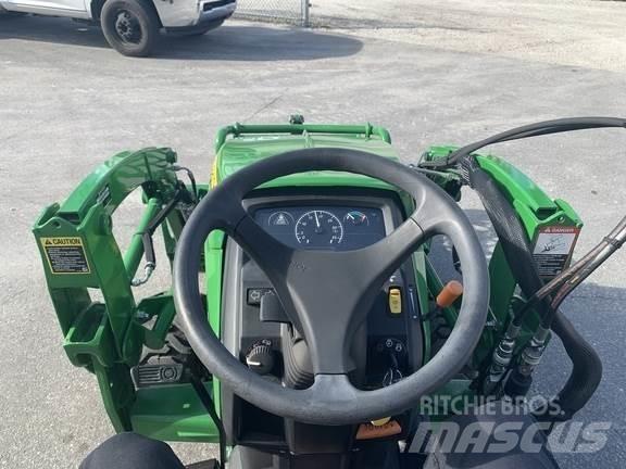 John Deere 1025R Kompakte traktorer
